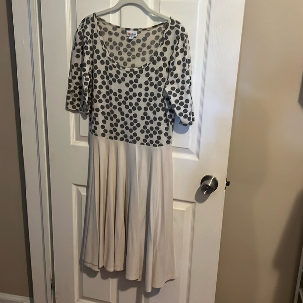 LuLaRoe Nicole size large dress